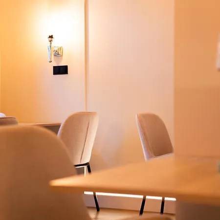 Motto Riverside Couette-café 3*